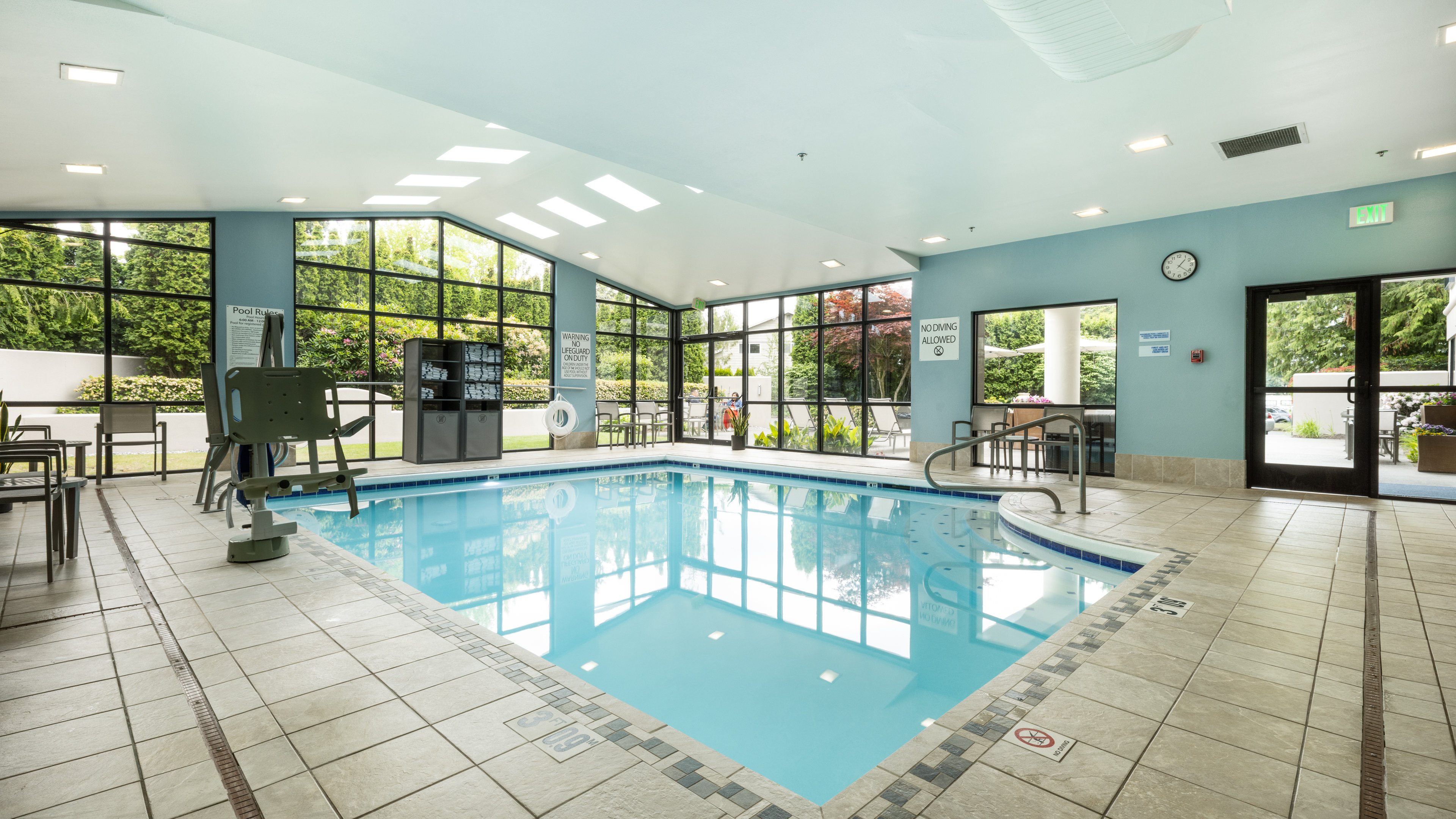 Holiday Inn Express Bellingham 38/72