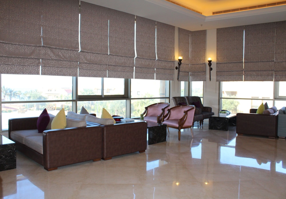GOLDEN TULIP JIYEH MARINA RESORT 34/50