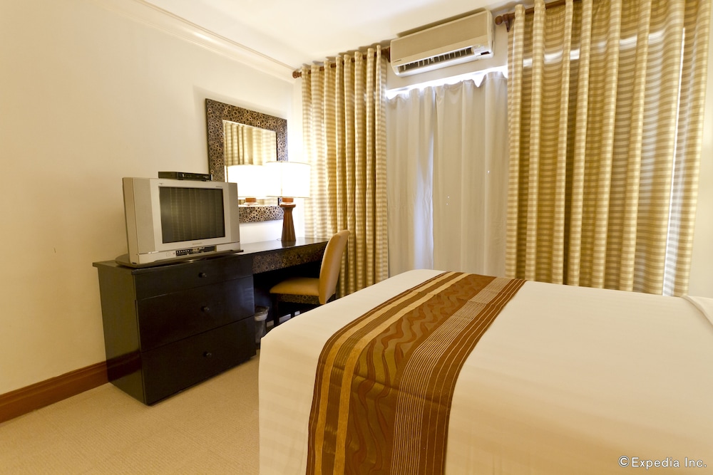 Crown Regency Suites Mactan 28/74