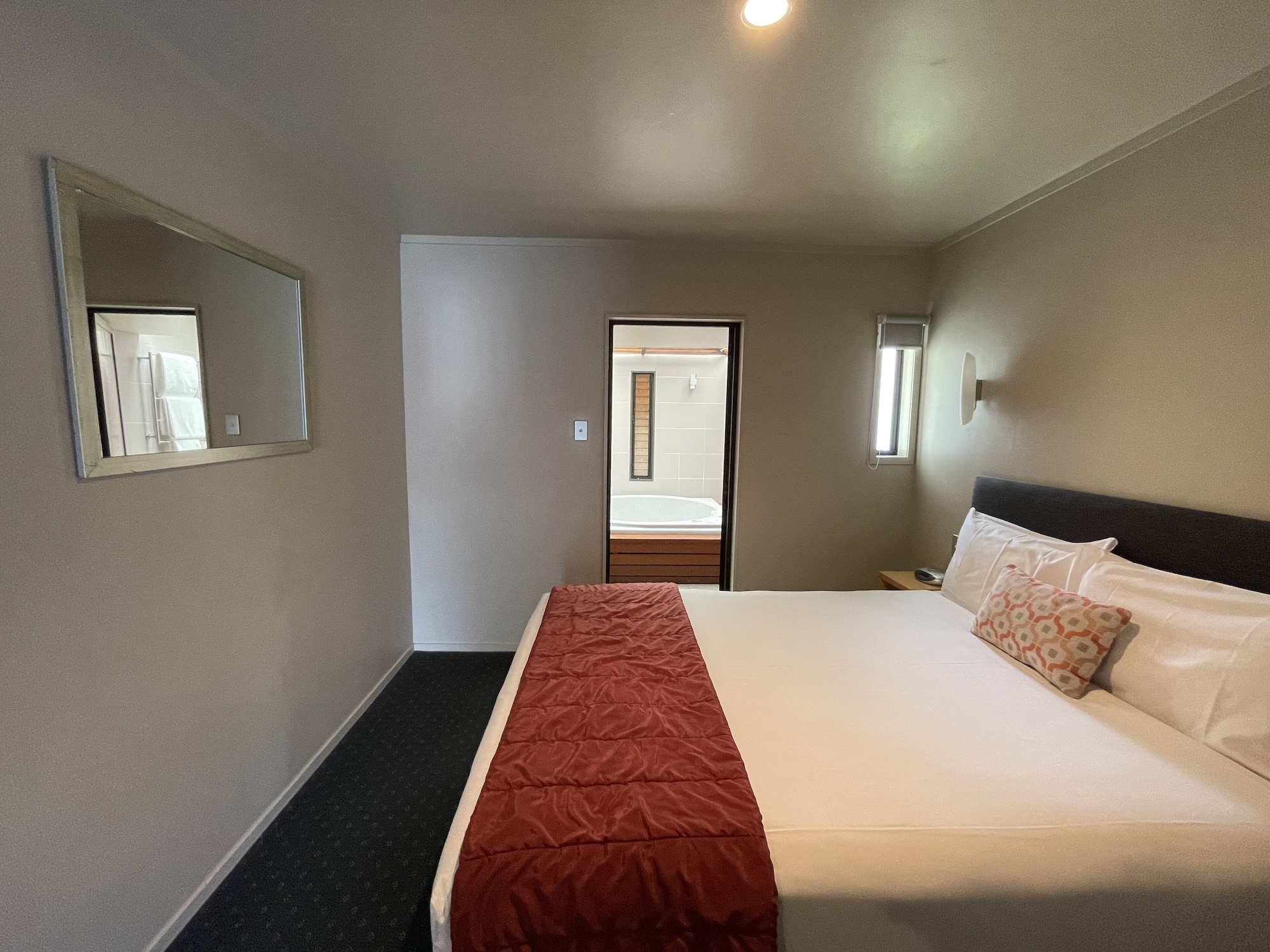 1 Bedroom, Spa, Suite, Queen Bed, with Pool, Kitchenette