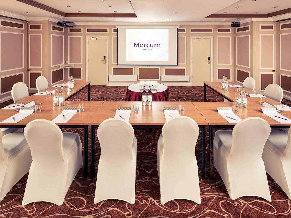 Mercure Livingston Hotel 58/71