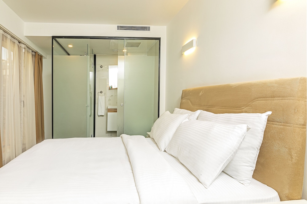 SEPTIMUM HOTEL 12/25