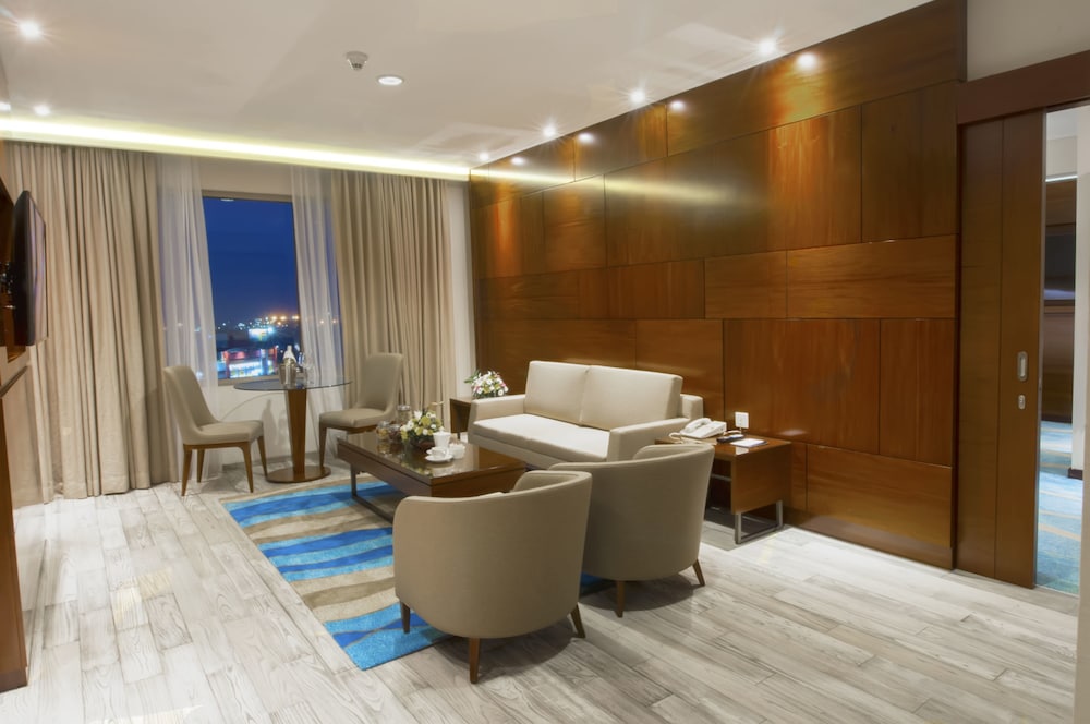 Gumaya Tower Hotel Semarang 33/73