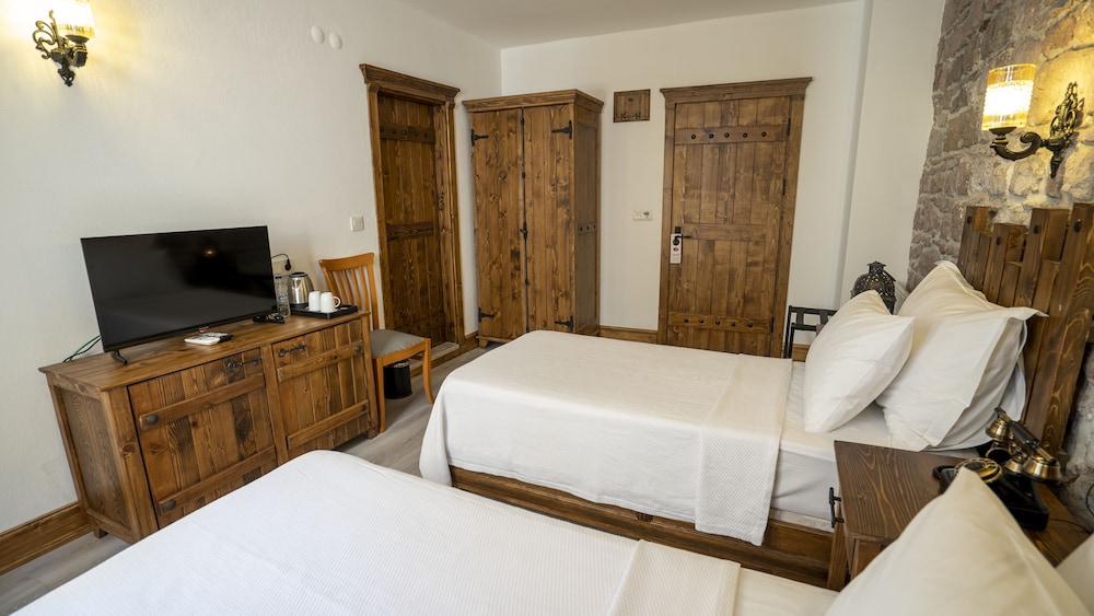 Sizmahan Hotel 12/64