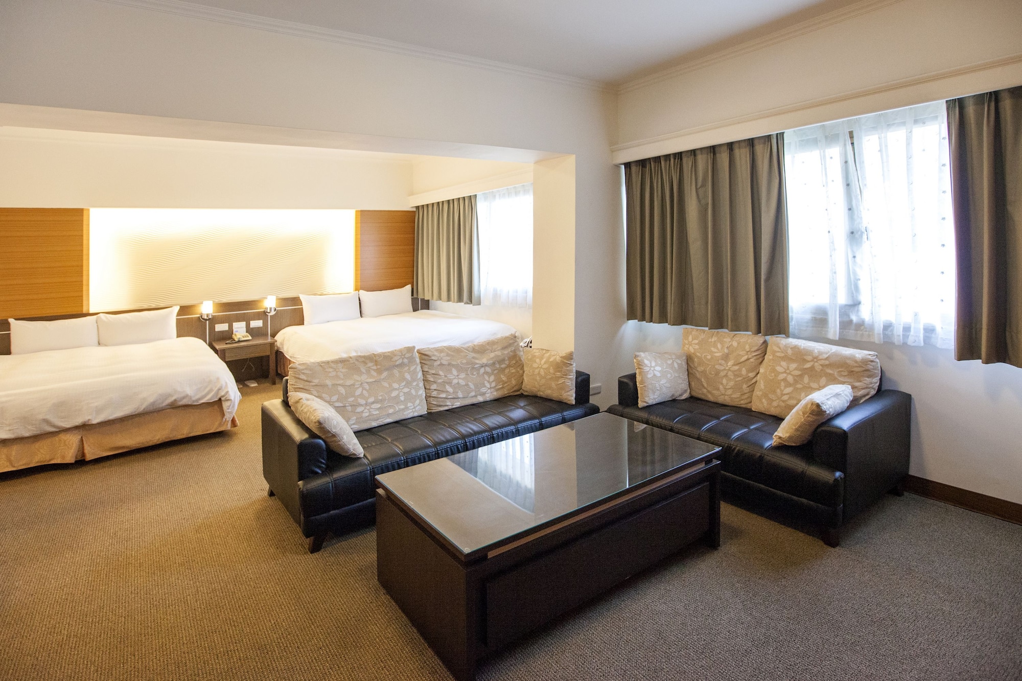 DELUXE, SUITE