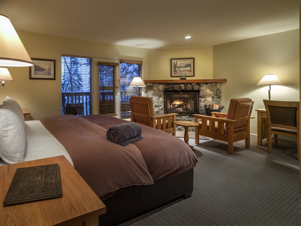 Emerald Lake Lodge 39/71