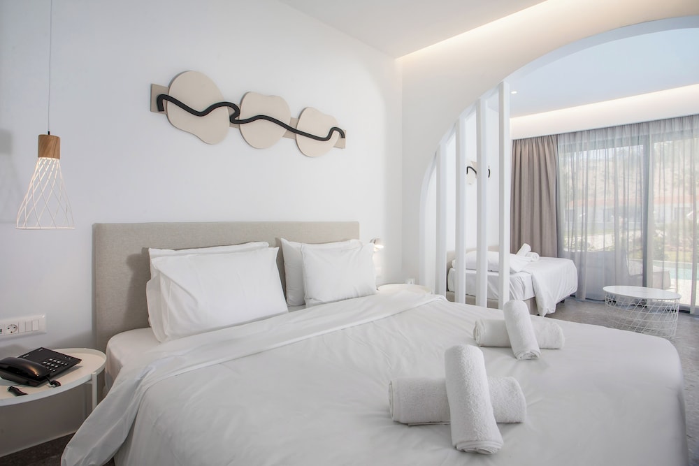 Ellia Hotel 15/50