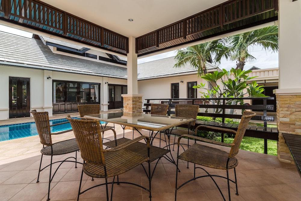 4 Bedroom Private Bali Style Villa Hh1 30/45