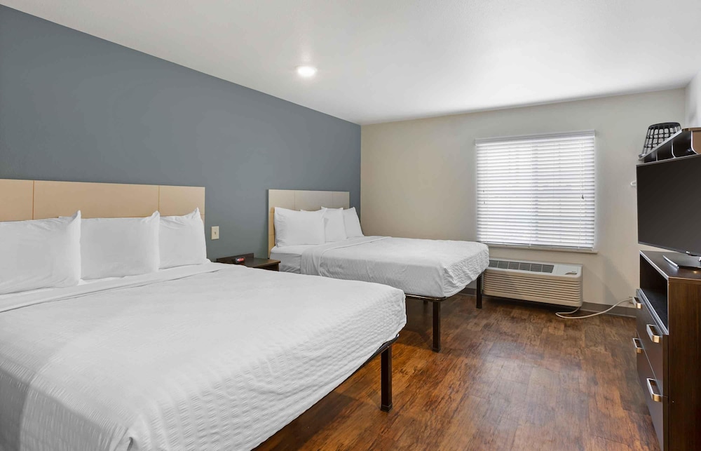 Extended Stay America Select Suites Phoenix North 27/52