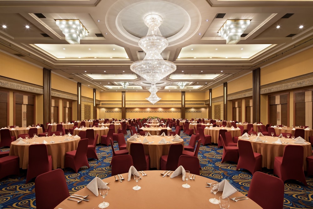 Golden Boutique Hotel Kemayoran 64/70