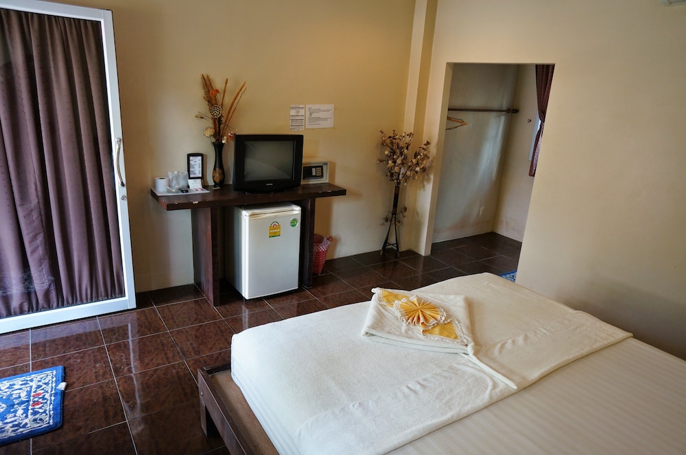Silver Sands Beach Resort 24/100