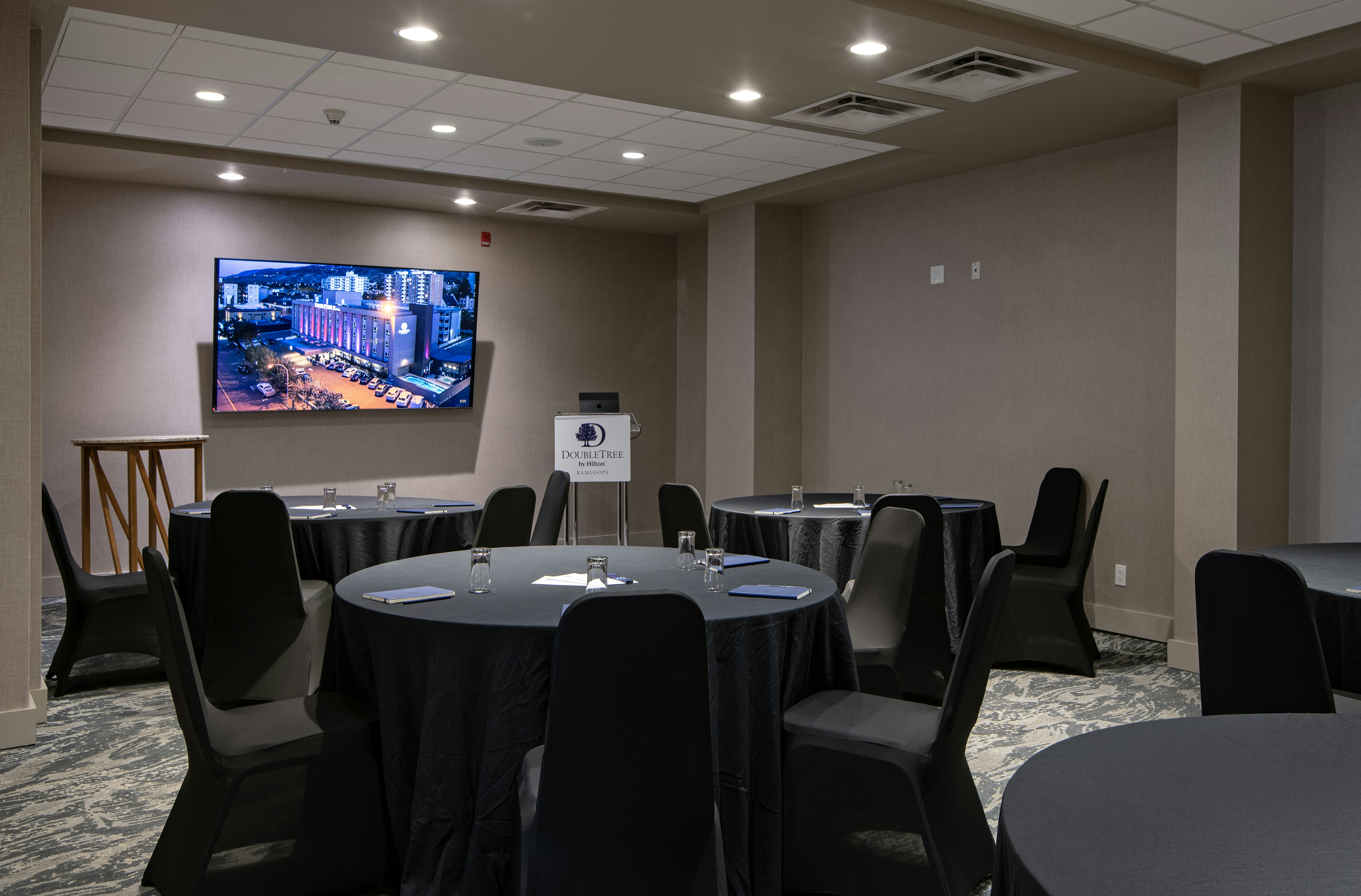 Doubletree By Hilton Kamloops 32/43