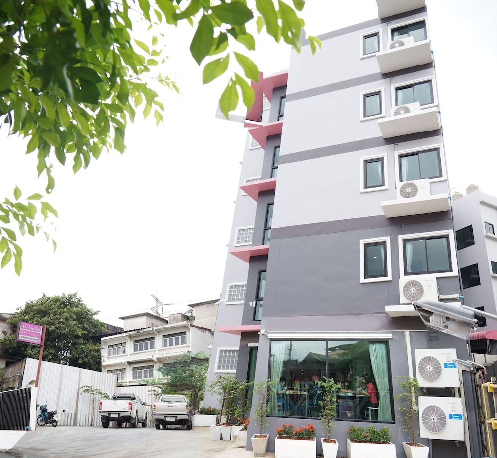 Ma Non Nont Hotel & Apartment photo1