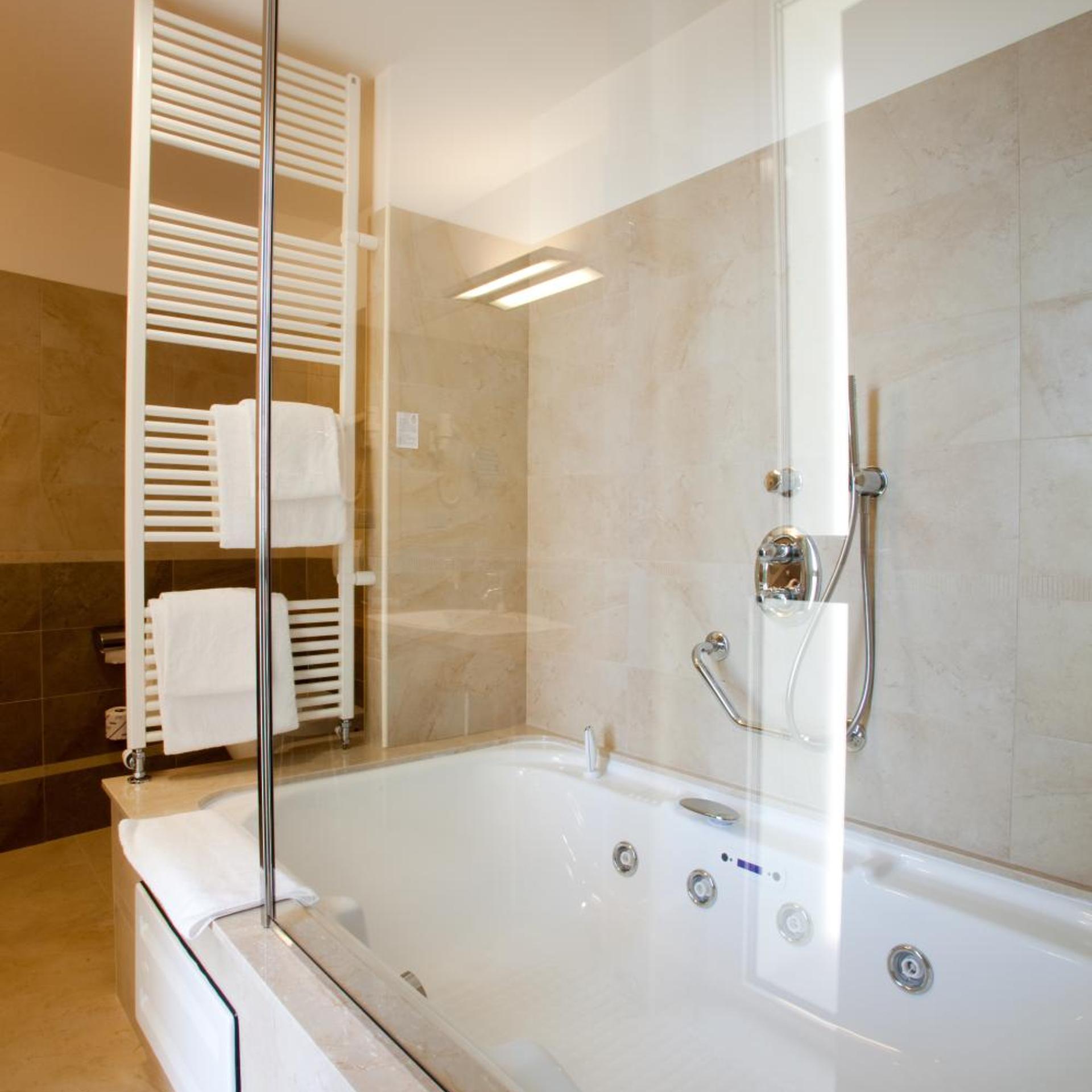Room, Quadruple, BREAKING BUSINESS HOTEL 4/6
