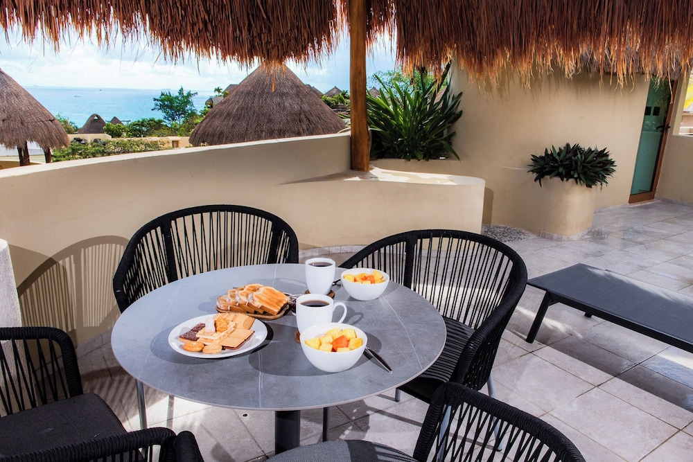 Maya Villa Condo Hotel Beach Club 36/49