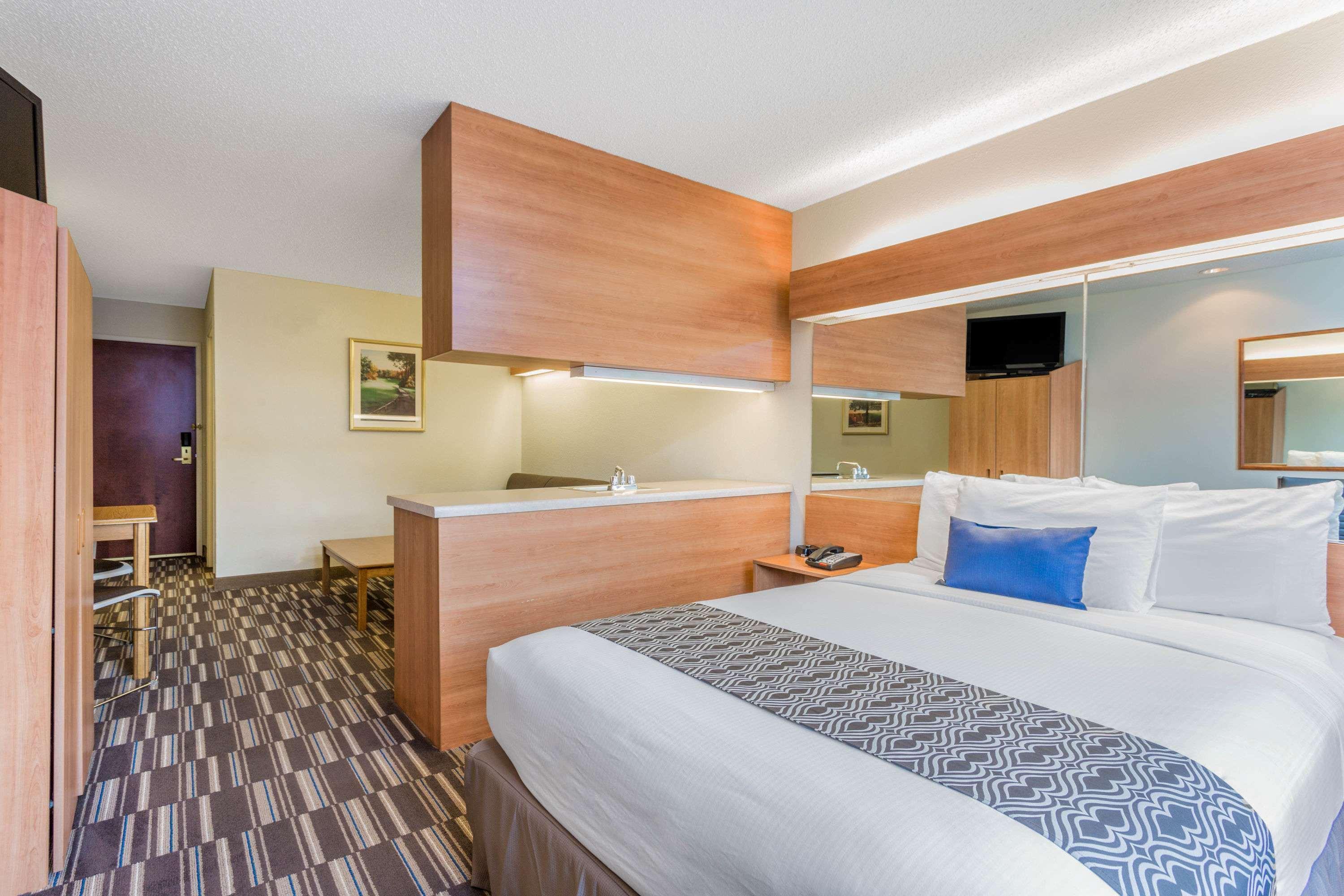 Microtel Inn Suites By Wyndham Lillington Near Campbell U 2/17