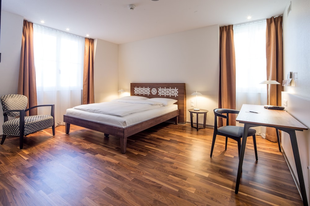 BUSINESS, VILLA, DOUBLE BED