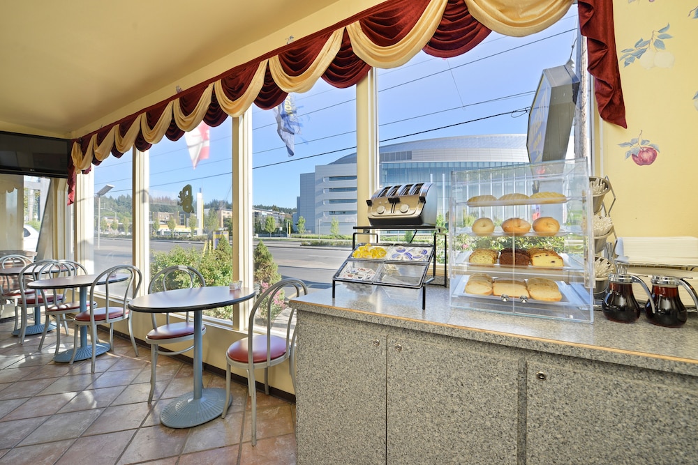 University Inn Suites 38/50
