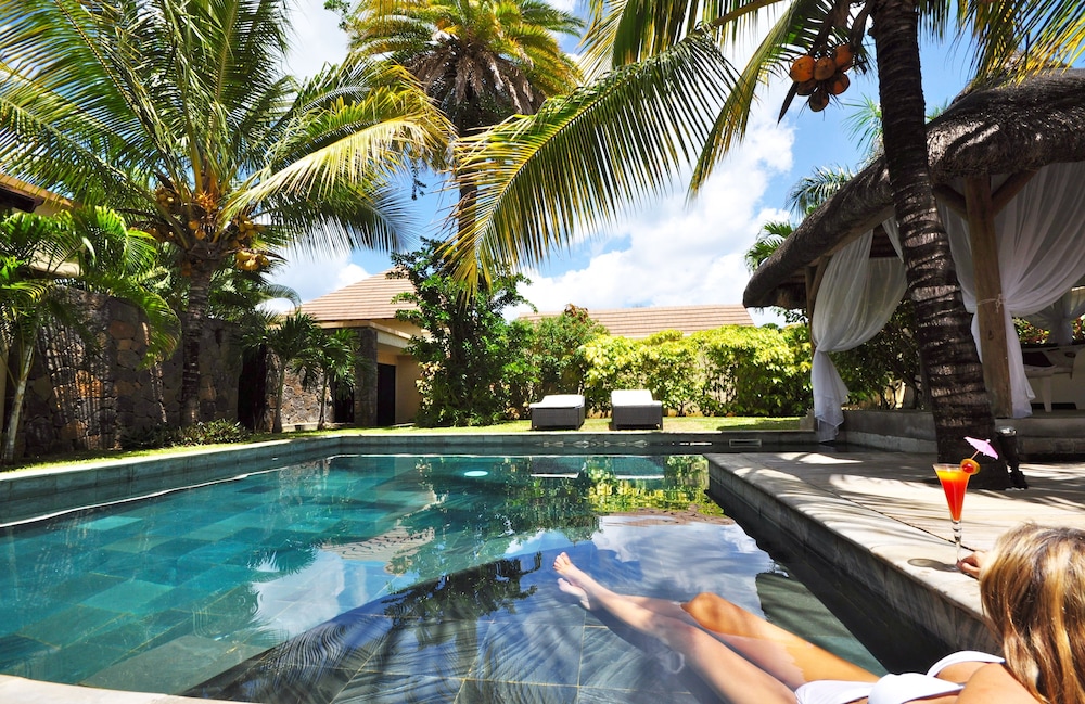 Oasis Villas 6/37
