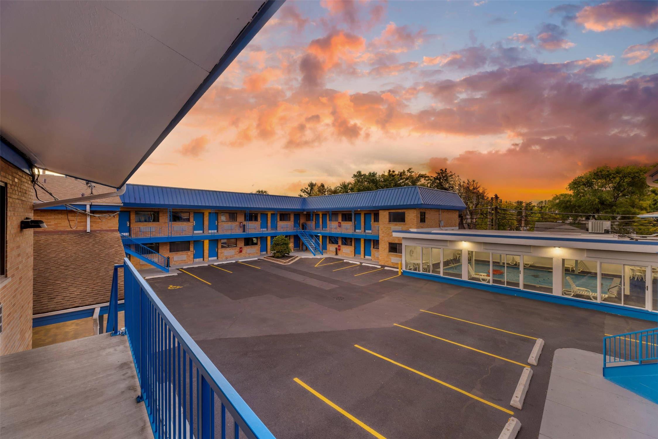 Rodeway Inn Lyons - La Grange 24/35