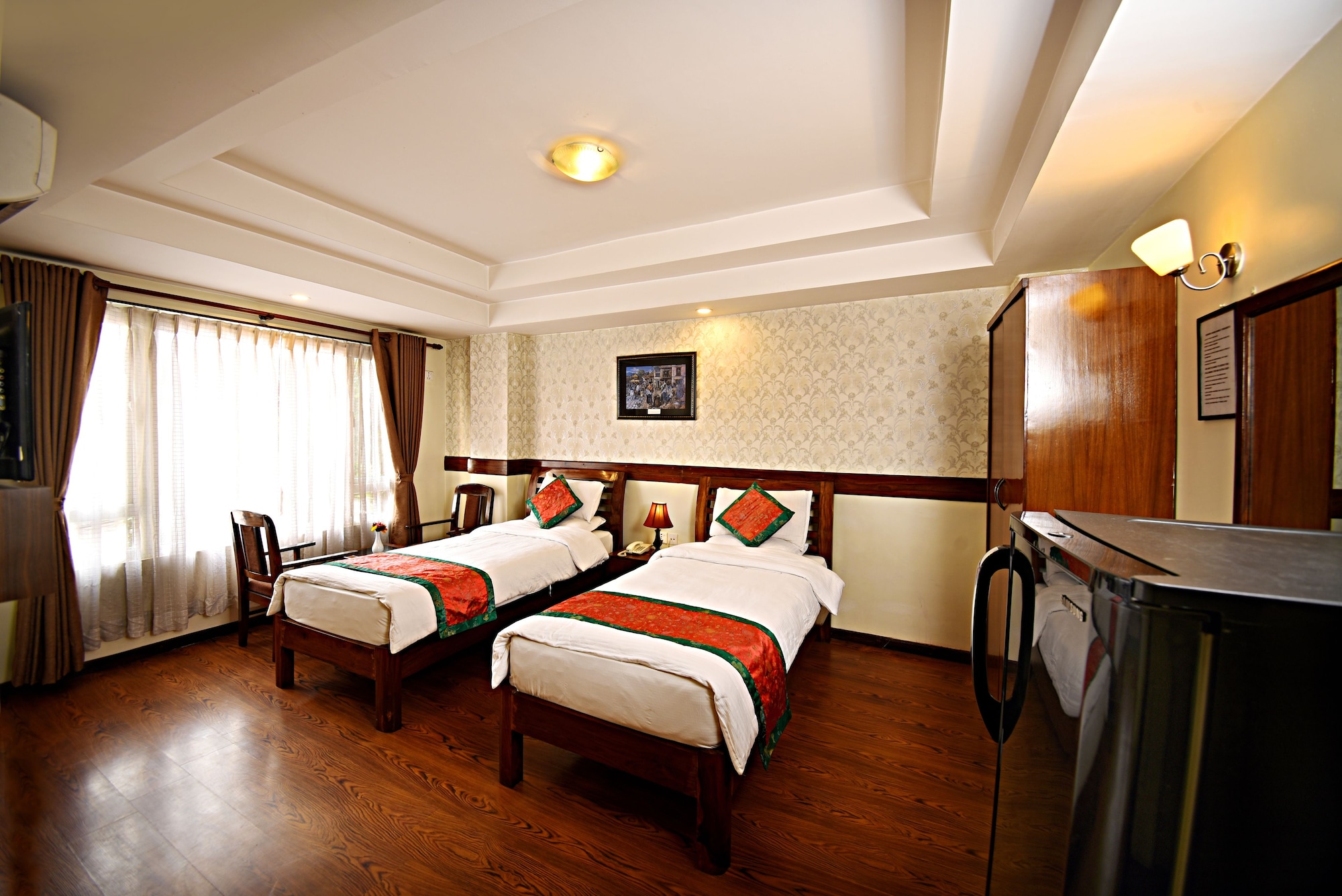 DELUXE, DOUBLE BED
