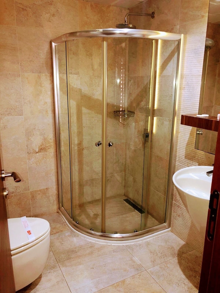Feyzan Hotel 33/35