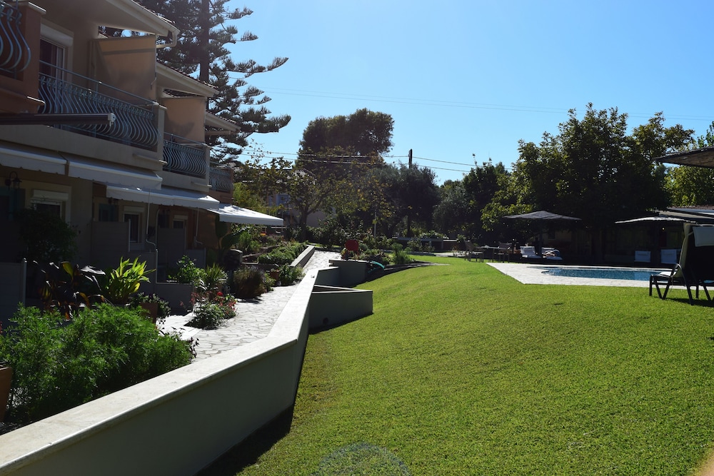 Simatos Apartments & Studios 41/50