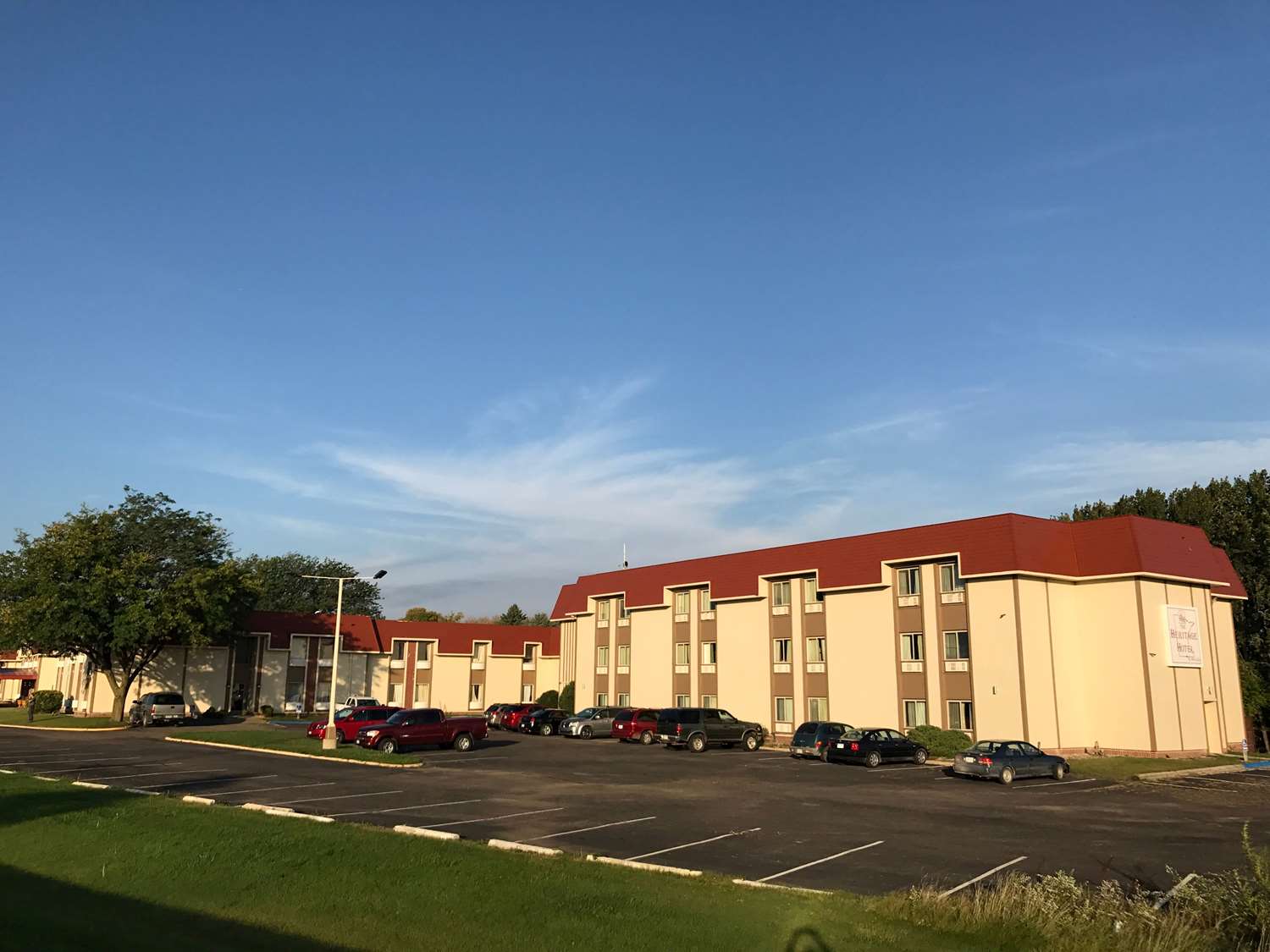 Albert Lea Inn & Suites 1/5