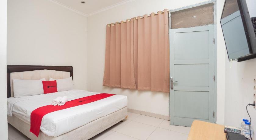 Reddoorz Plus Near Rs Pmi Bogor 12/38