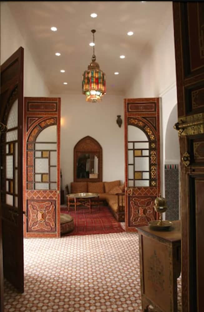 Riad Ifoulki 41/53