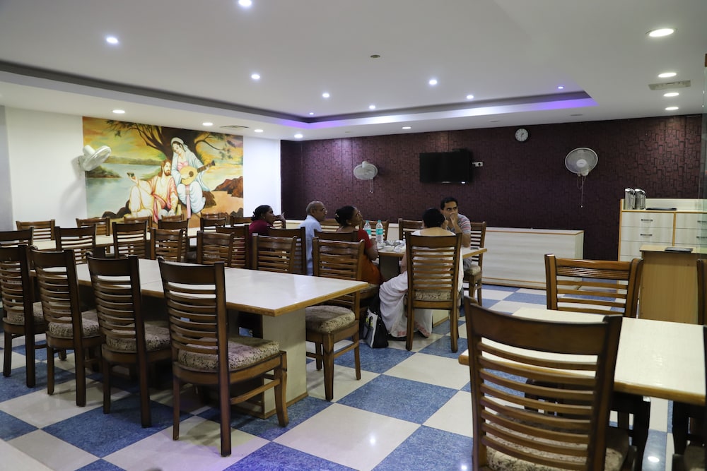 Hotel Raj Mandir 34/44
