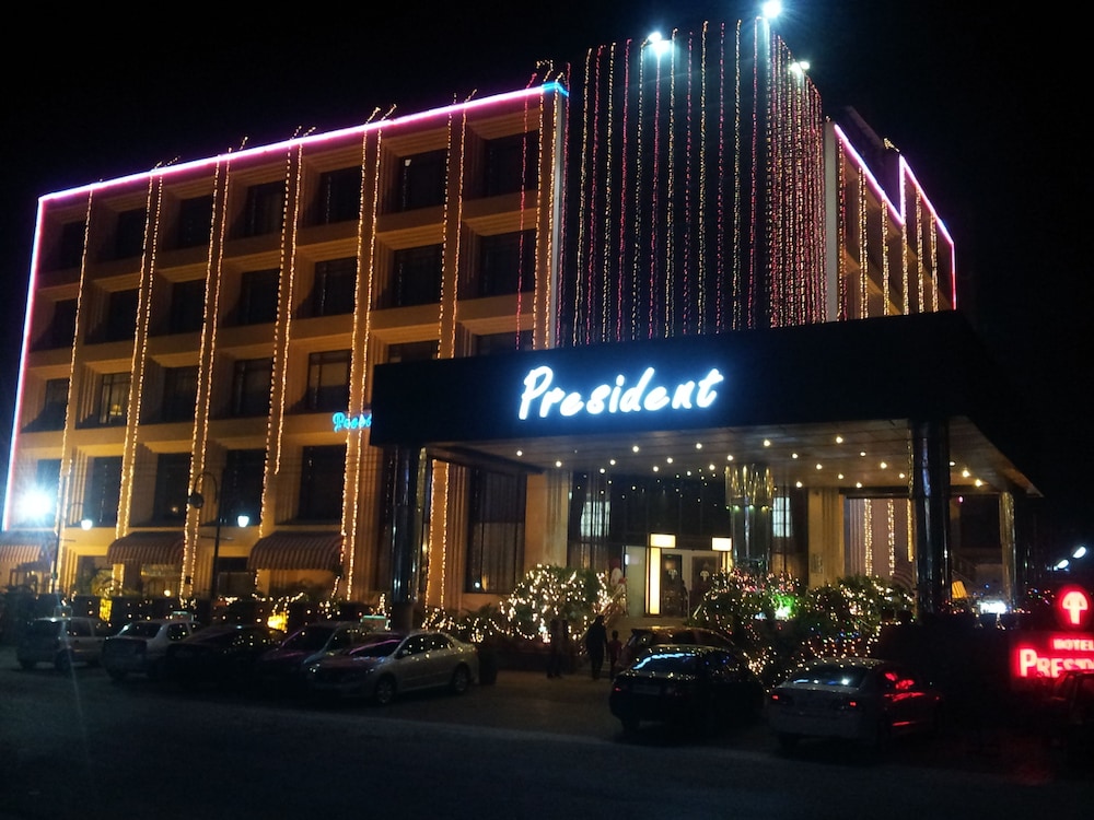 HOTEL PRESIDENT 1/35