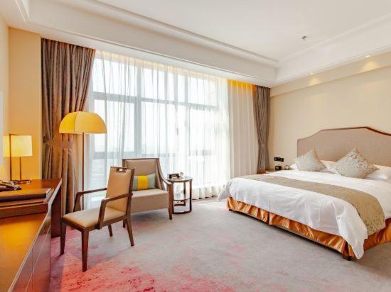 Binhai Jinling International Hotel 18/62
