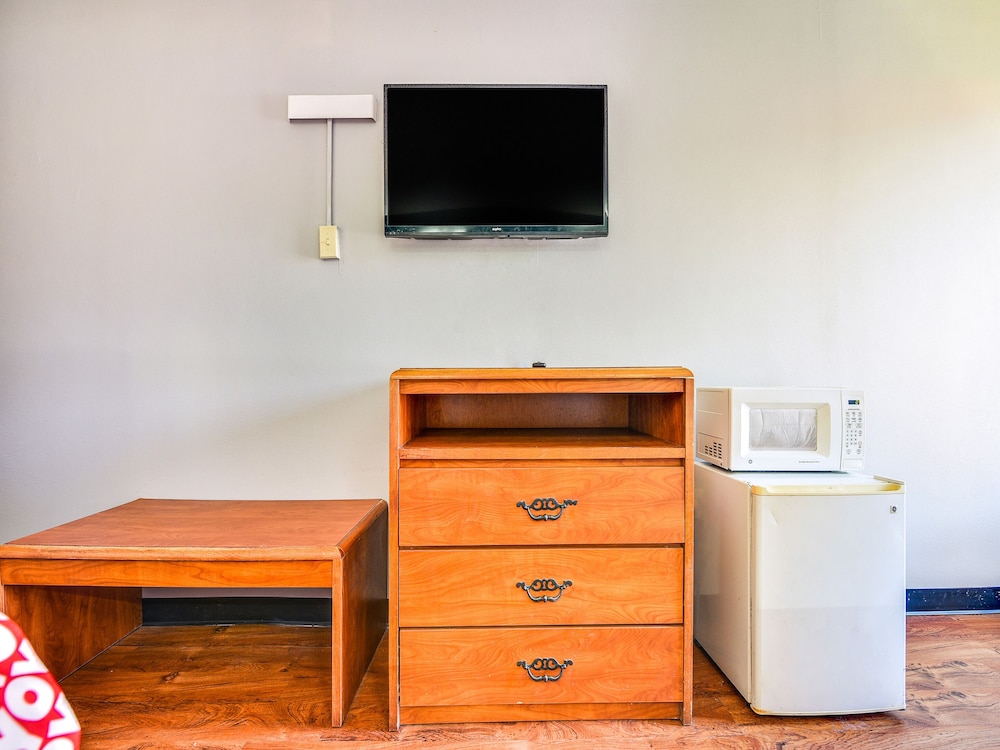 OYO Townhouse Inn Jacksonville near Little Rock Air Force Base 42/57