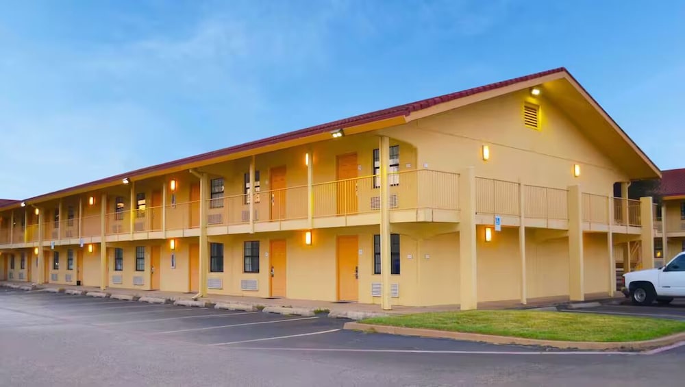 The Grand by Capital O Texarkana I-30