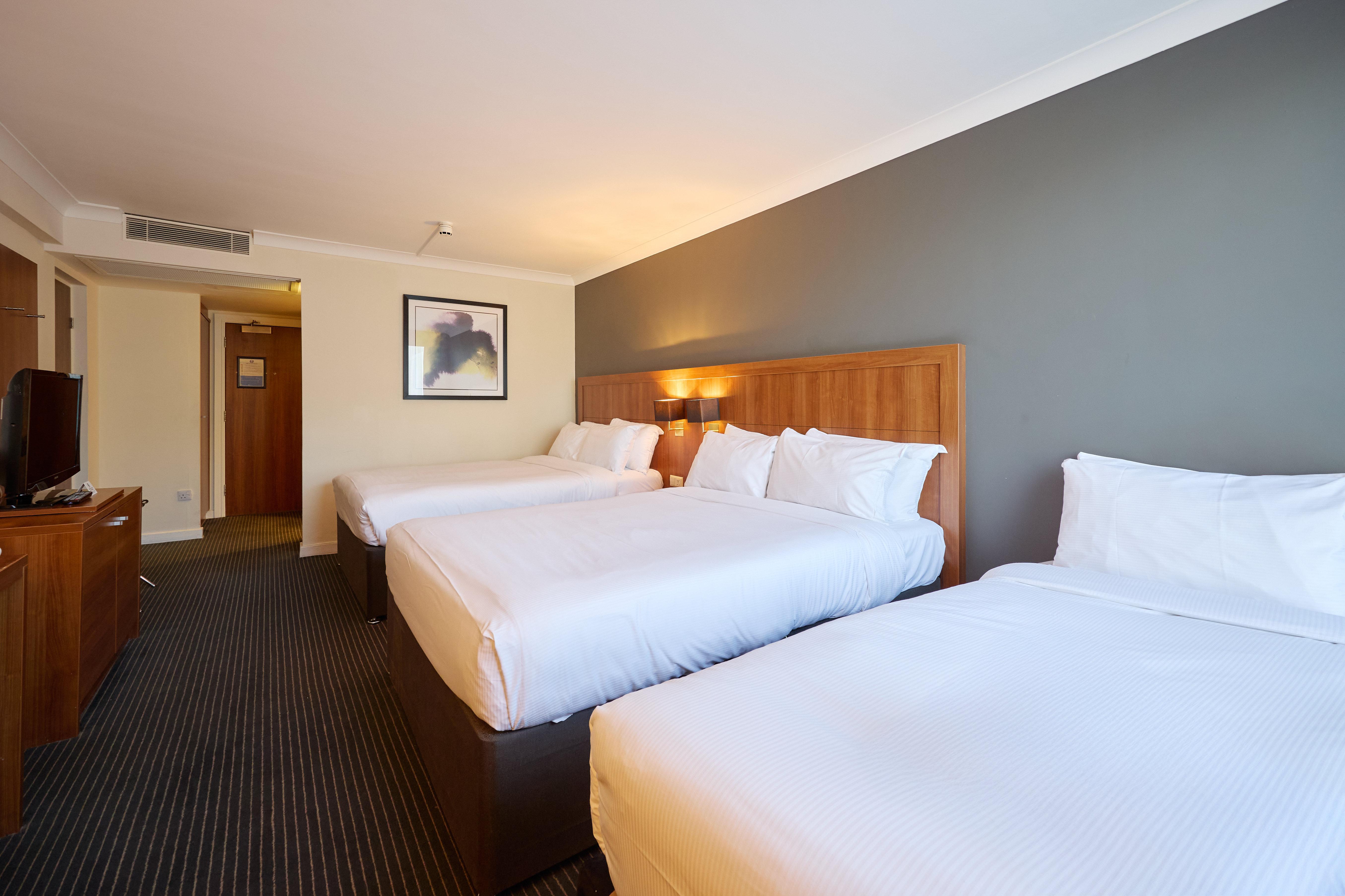 Standard, Single, 2 Double Beds