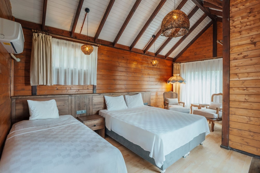 Sea Valley Lodge 11/50