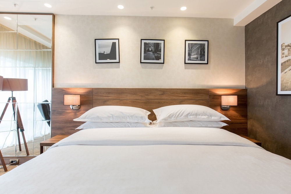 SHERATON NOVI SAD 12/48