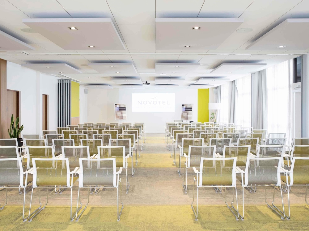 Novotel Bordeaux Lac 36/48