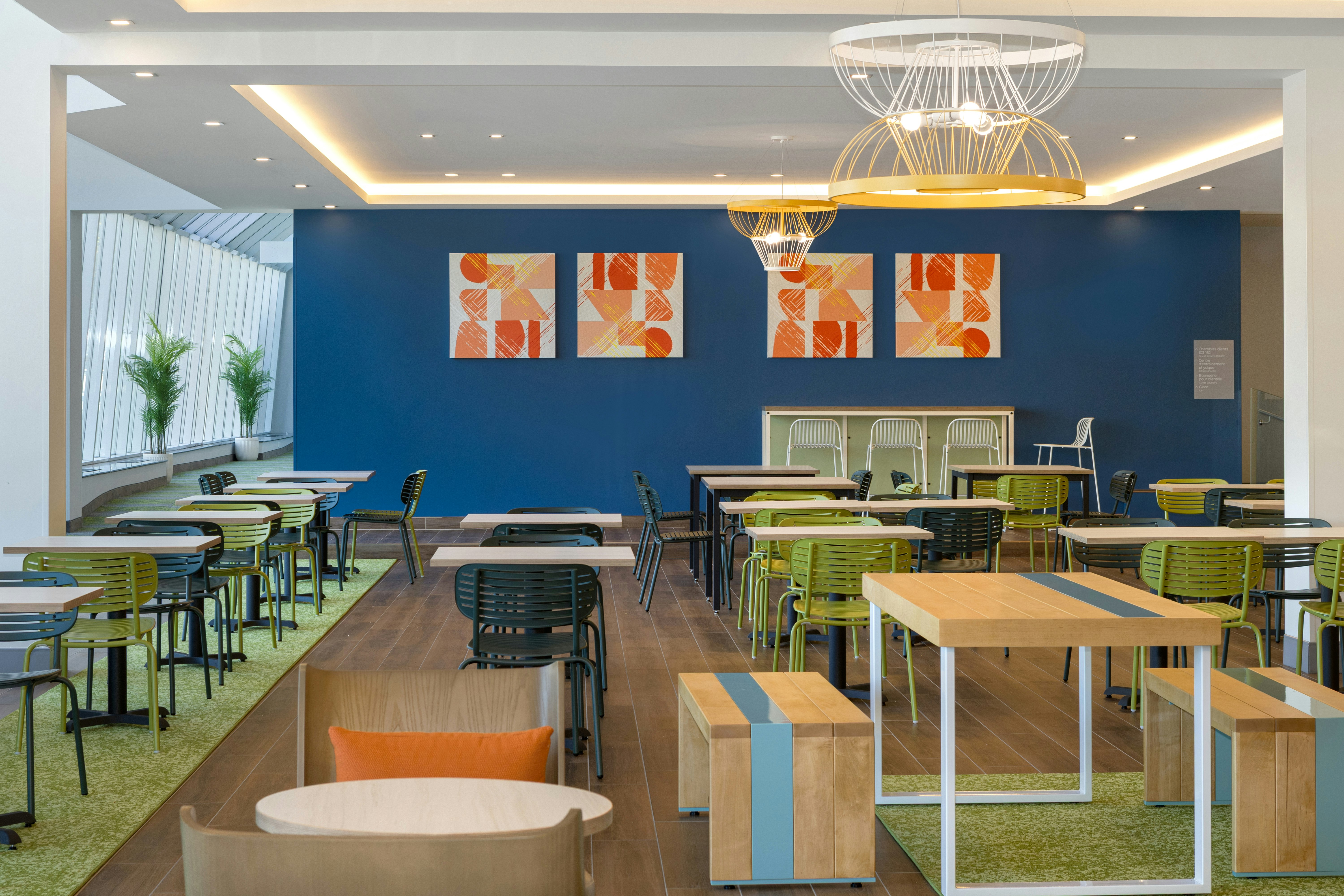 Spark by Hilton Montreal Midtown 7/11