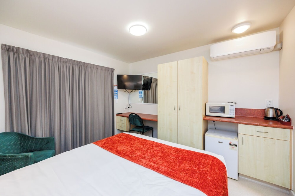 Compact, Economy, Studio, Queen Bed