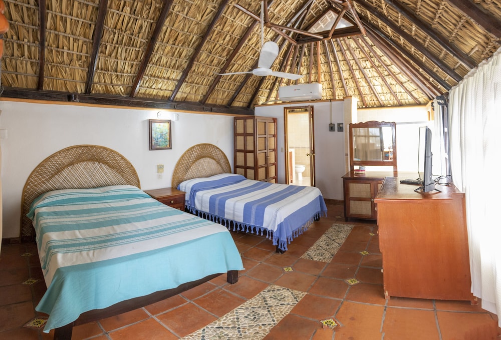 Hotel y Bungalows Acuario 26/60
