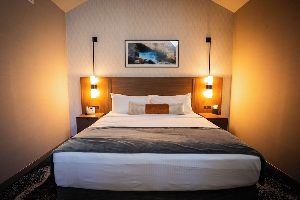 Cottage, Suite, King Bed, Sofa