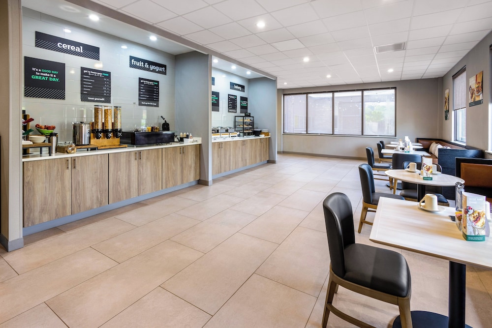Holiday Inn Roanoke Tanglewood Rt 419 I581 44/62