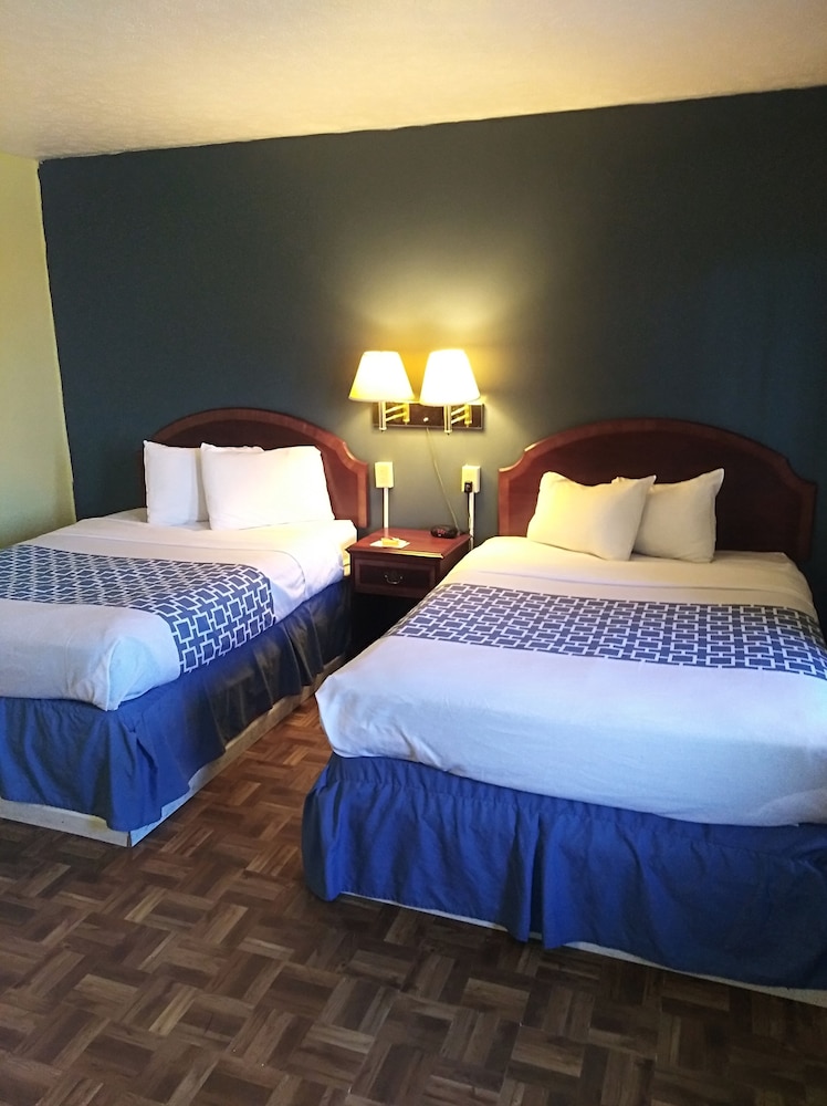 Econo Lodge Hornell 14/41
