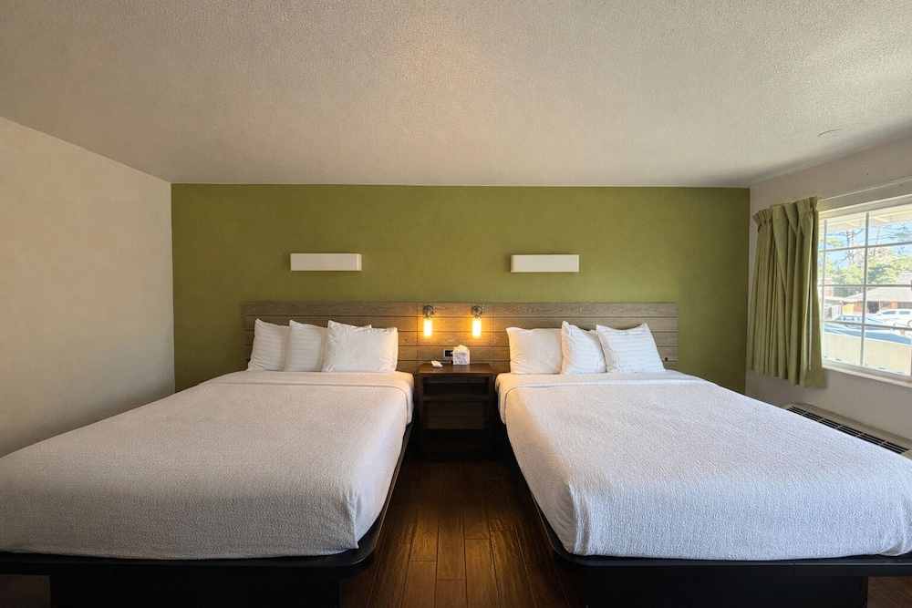 Motel 6 Monterey Downtown 17/66