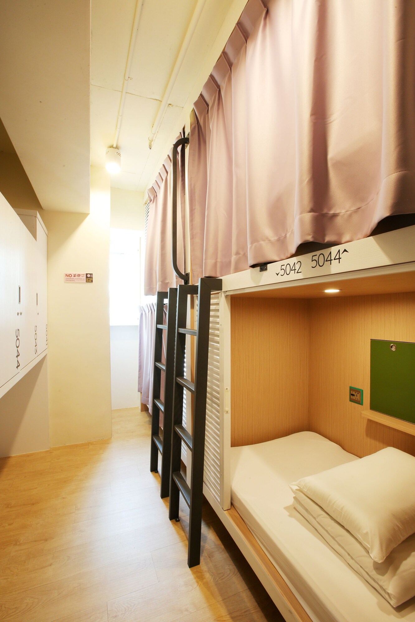 MIXED DORM, ELITE, SHARED BATHROOM