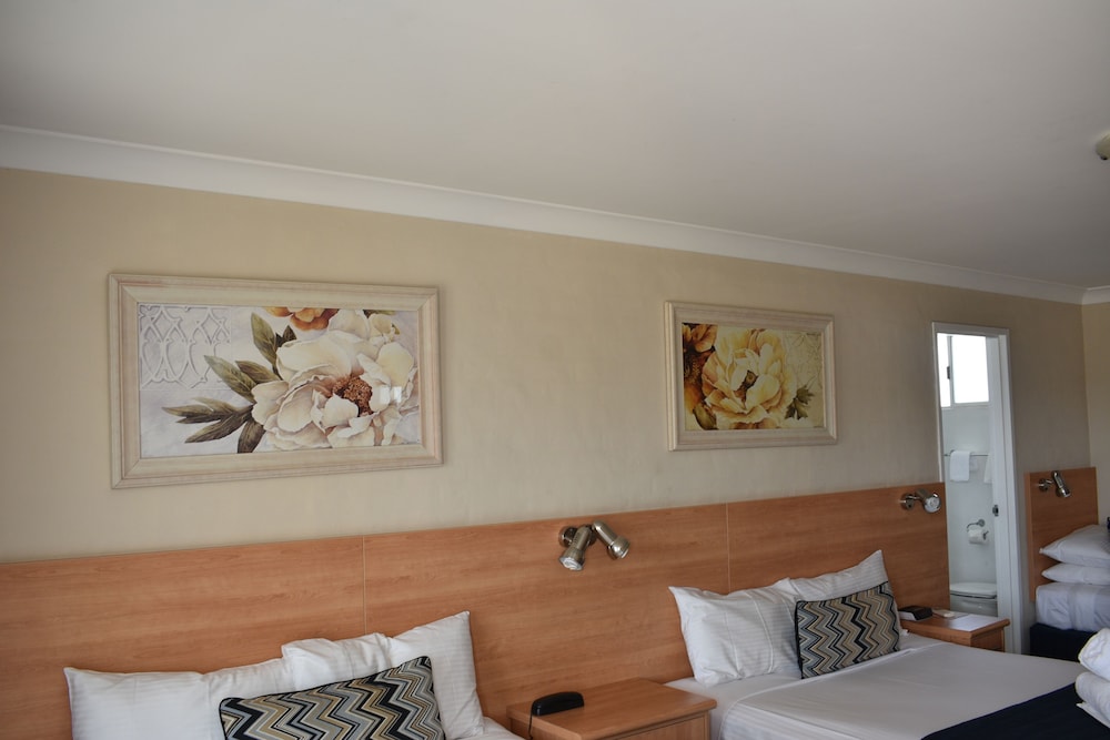 Coachmans Inn Motel 29/34