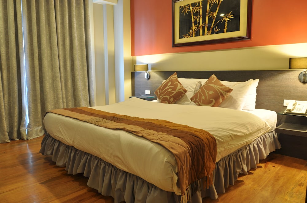 Ciudad Fernandina Hotel 10/69