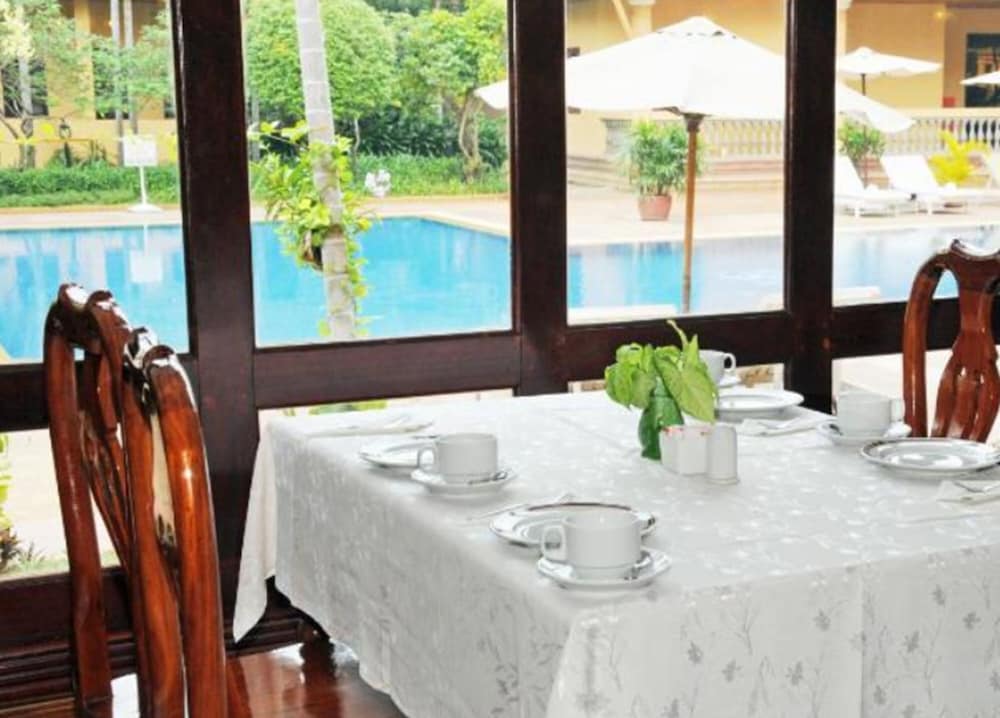 ANGKOR HOTEL 28/36